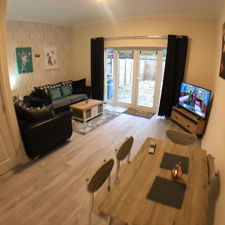 Very Large House, 6 Beds, 4 Bedrooms, 3 Bathrooms, 5 Smart Tv'S & Van Parking Boston Exterior foto