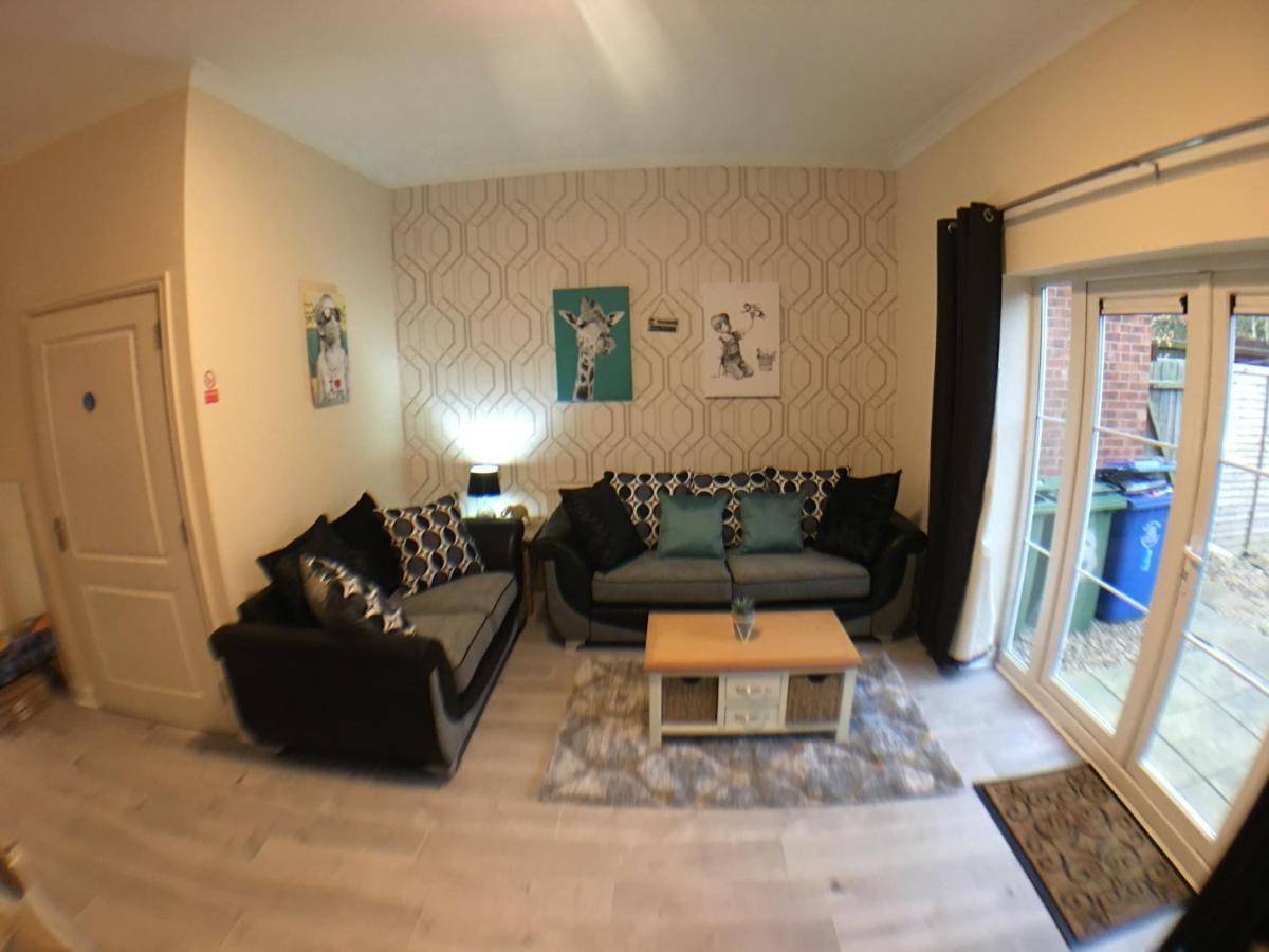 Very Large House, 6 Beds, 4 Bedrooms, 3 Bathrooms, 5 Smart Tv'S & Van Parking Boston Exterior foto